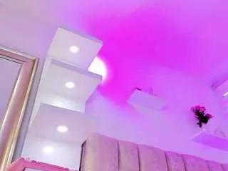 ilianaphoenix on CamSoda 