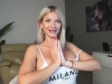 Freechat angeleyesblue25 on Chaturbate