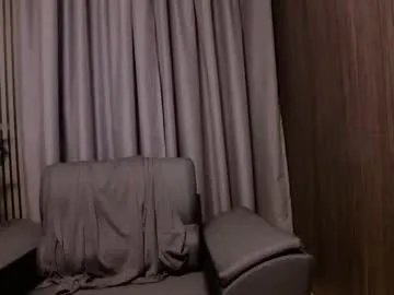 Freechat antoniovalentinidiamond on Chaturbate