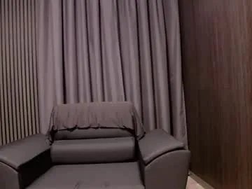 Freechat antoniovalentinidiamond on Chaturbate