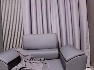 Freechat antoniovalentinidiamond on Chaturbate