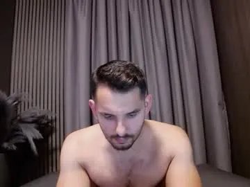 Freechat antoniovalentinidiamond on Chaturbate