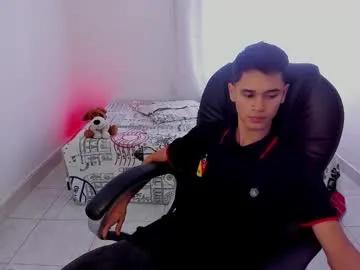 Freechat aron_boyy on Chaturbate