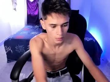 Freechat aron_boyy on Chaturbate