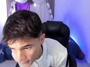 Freechat aron_boyy on Chaturbate