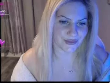 Freechat bellastar84 on Chaturbate