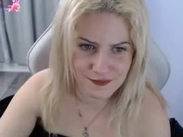 Freechat bellastar84 on Chaturbate