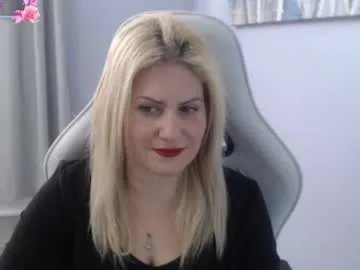 Freechat bellastar84 on Chaturbate