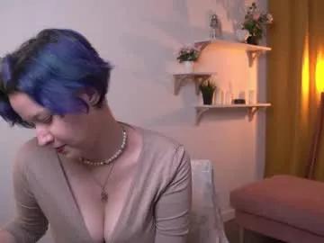 Freechat bluebeell on Chaturbate