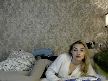 ellamilla on Chaturbate 