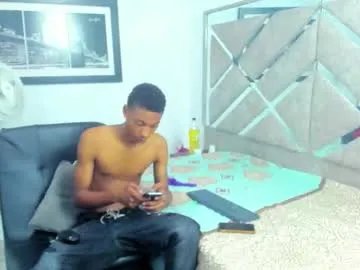 Freechat evaxemma on Chaturbate