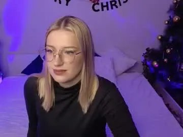 kebesheska — HANDBOOBS AND PLAY WITH BOOBS [200 tokens left] #teen #lovense #shy #skinny #natural