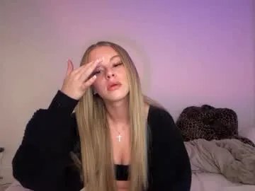 Freechat kenziesmithh on Chaturbate