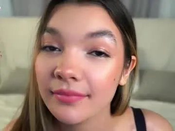 Freechat linettedennett on Chaturbate