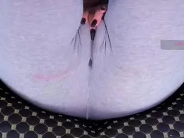 Freechat love_hard_kiru on Chaturbate