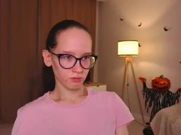 Freechat lynettebails on Chaturbate