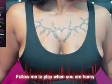 magic_axa_graham on Chaturbate 