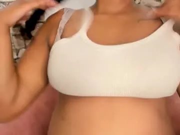 ninacollinss1 on Chaturbate 