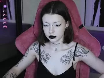 Freechat prettybones on Chaturbate