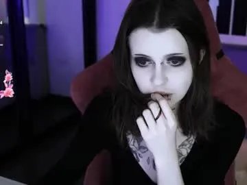 Freechat prettybones on Chaturbate