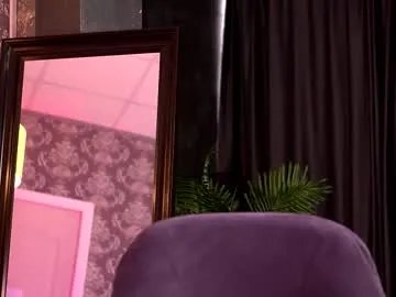 Freechat ravenbelrose on Chaturbate