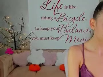 Freechat reynathevixen on Chaturbate