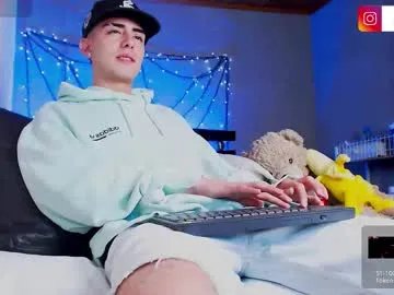 Freechat ryannhill_ on Chaturbate