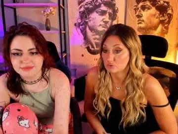 sarahholly on Chaturbate 