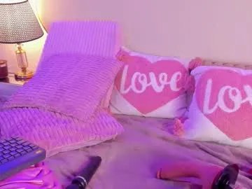 senniabella on Chaturbate 