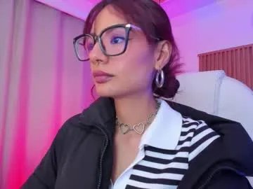Freechat sophiecherry_ on Chaturbate