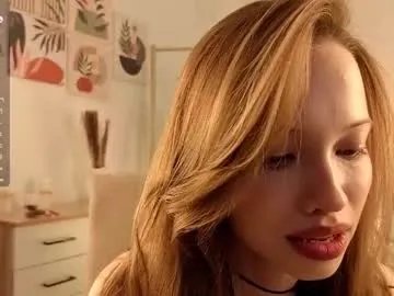 sunnivagaillard on Chaturbate