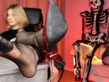 Freechat tinadavil on Chaturbate