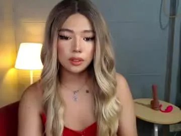 trexie_fucks15 on Chaturbate