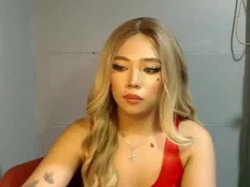 trexie_fucks15 on Chaturbate