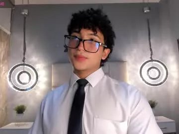 Freechat valentin0_3 on Chaturbate