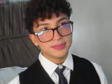 Freechat valentin0_3 on Chaturbate