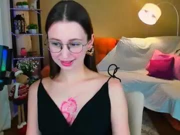 Freechat yourlovelystoryy on Chaturbate