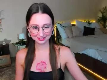 Freechat yourlovelystoryy on Chaturbate