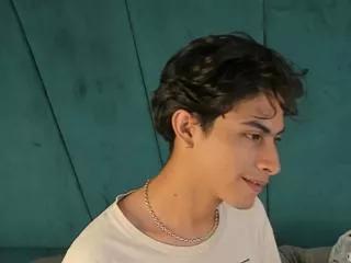 aaron_ez on Flirt4Free 
