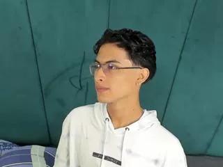 aaron_ez on Flirt4Free 