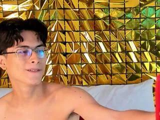 aaron_ez on Flirt4Free 