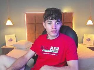 alejandro_lombardo on Flirt4Free 
