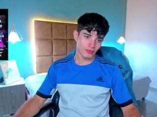 alejandro_lombardo on Flirt4Free 