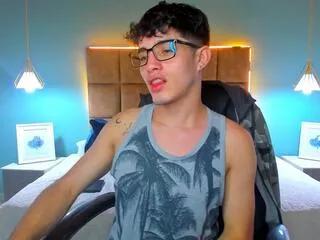 alejandro_lombardo on Flirt4Free 