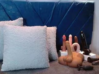 alondra_castillo on Flirt4Free 