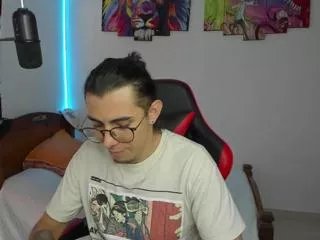 Offline max_hunterr on Flirt4Free