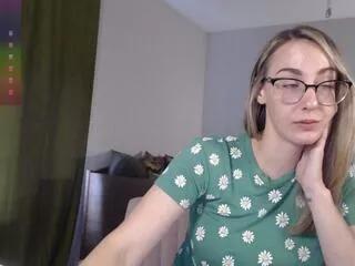 zoey_evans on Flirt4Free 
