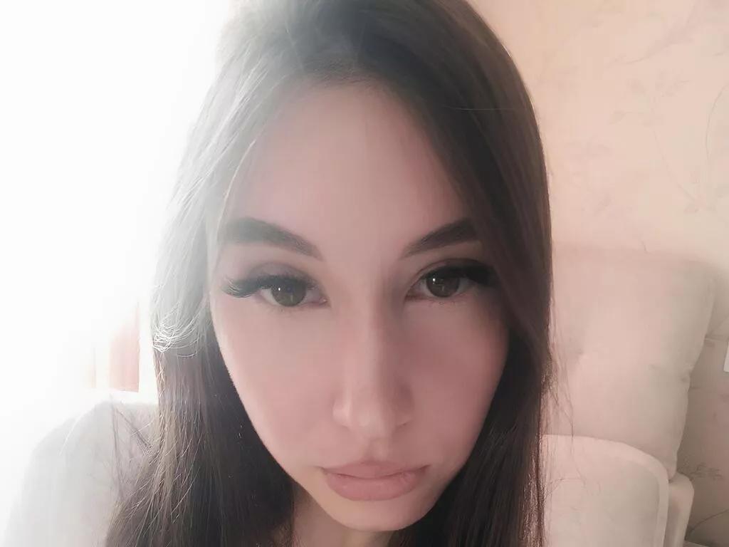 HildCovil on LiveJasmin 