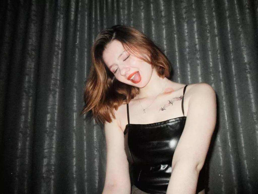 SilverCarleton on LiveJasmin 