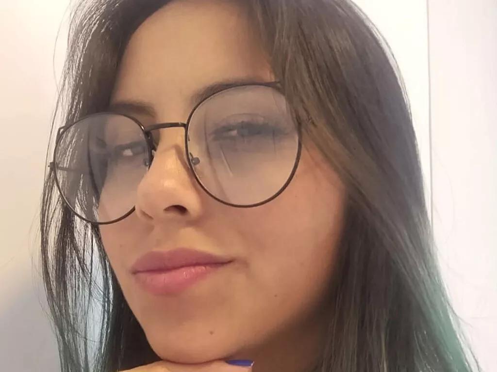 ThiaraSanchez on LiveJasmin 